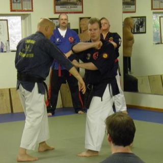 Karate, Kinder Karate, Kindergarten Kinder, Jugendliche, Erwachsenen Karate, Lebensschule, Lifeskills, Kampfsport, Karate Training, Selbstverteidigung, Krav Maga, Zürich, Dübendorf, Fällanden, Uster, Wallisellen, Dietlikon, Selbstschutz, Karate, Kung Fu, Judo, Erwachsenen Selbstverteidigung, 8600, 8001, 8117, 8606, Volketswil, Kampfkunst, Kampfsport, 8304, 8605, Krav Maga 360, Bruce Lee, Chuck Norris, Mobbing, Stop Mobbing, Kindergeburtstag, Kampfkunst Party, Aroha, Fitness, QiGong, Qi-Gong, Taichi, Arnis, MMA, JuJitsu, Brasilien JuJitsu, Ferien Camps, Shitoryu, Shukokai, Shitokai, Gojryu, Shotokan, Wadoryu, Kyusho, Kyusho Jitsu, Dillman, Paul Bowman, Pressure Points, Basel, Solothurn, Bern, Schweiz, Switzerland, Wild Goose Qigong, Dayan, Mixed Martial Arts, Probestunde, Trial Lesson, Online Training,